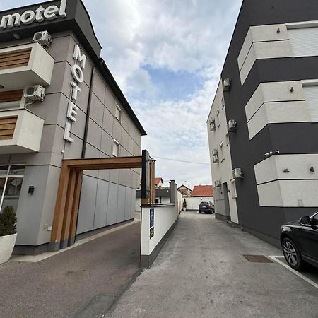 Motel Centar 比耶利纳 外观 照片